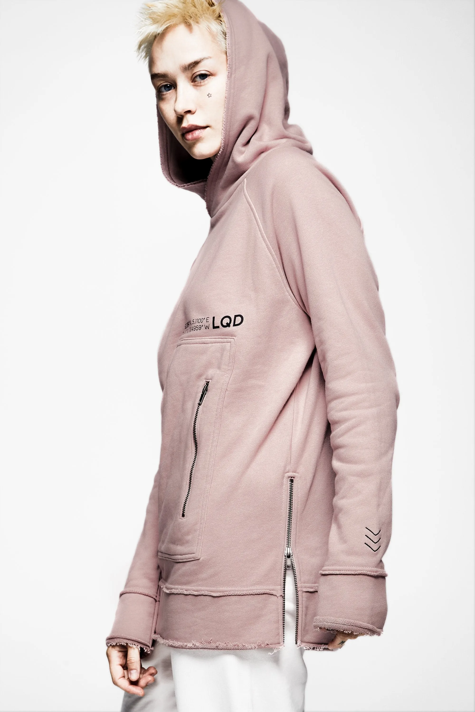 LQD V3 SQUARE POCKET HOODIE