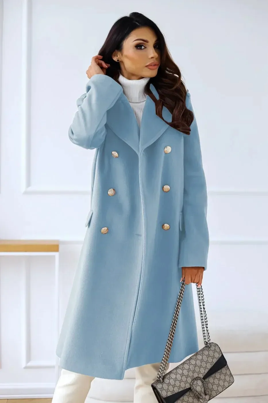 Stylish Wool Coat with Gold Button Detailing