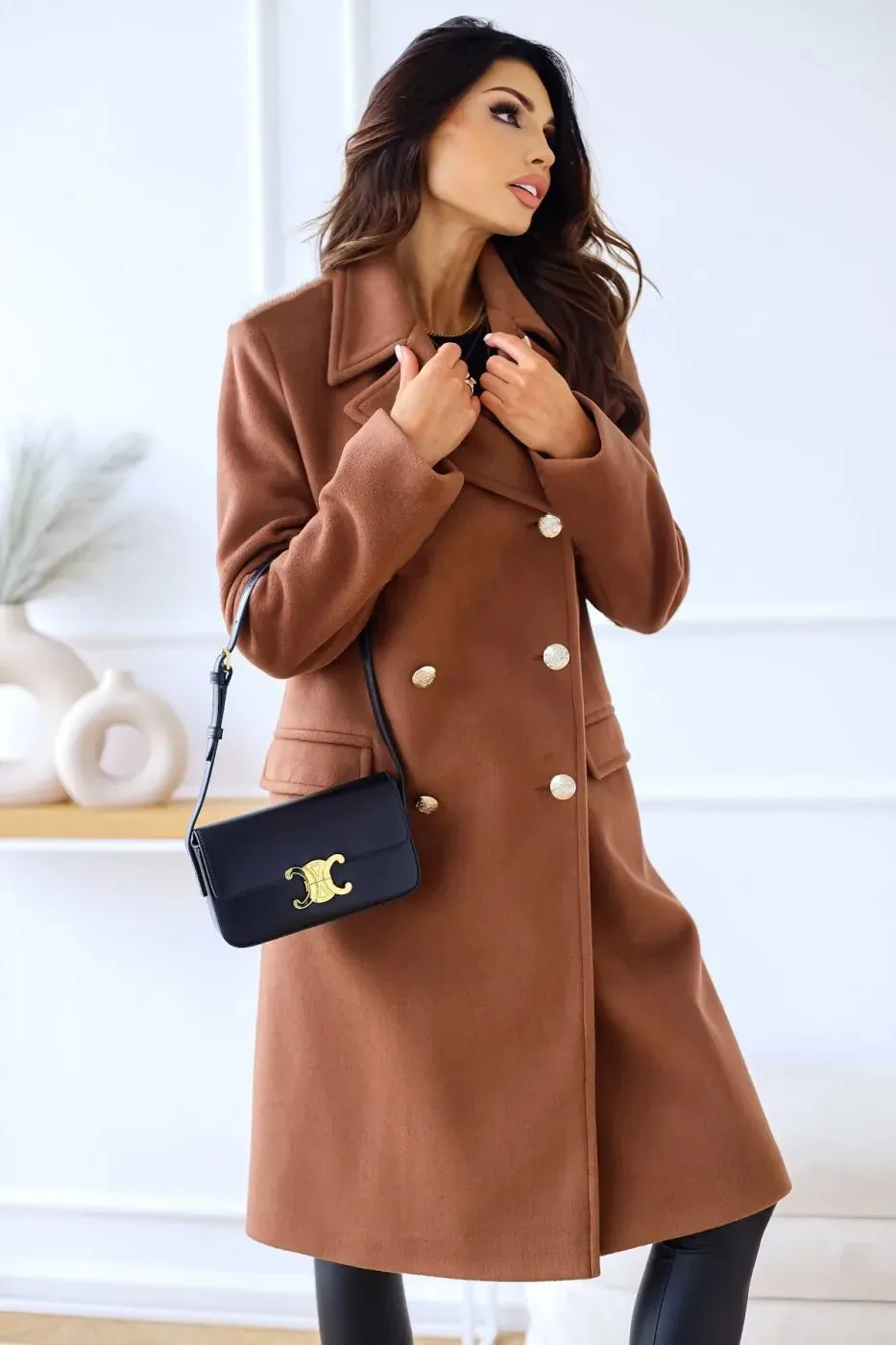 Stylish Wool Coat with Gold Button Detailing