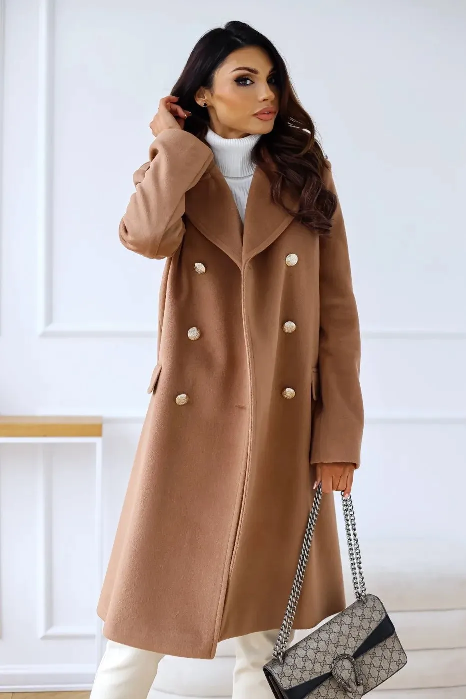 Stylish Wool Coat with Gold Button Detailing