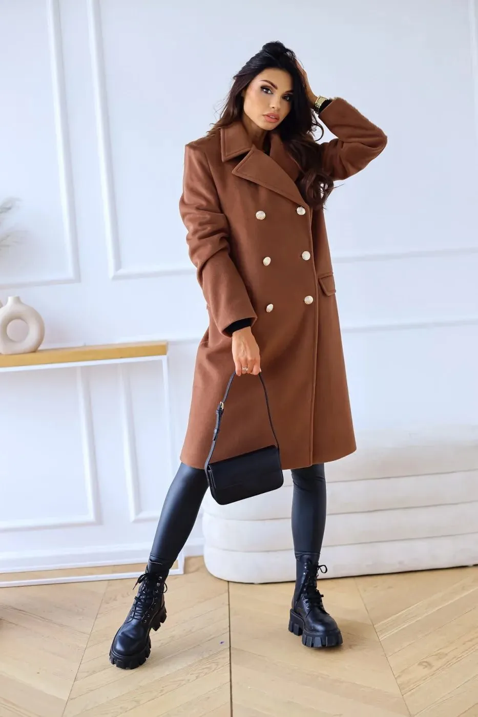 Stylish Wool Coat with Gold Button Detailing