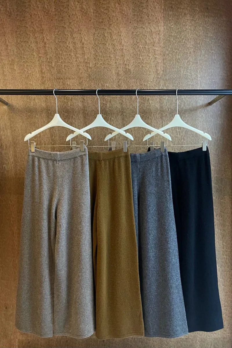 Wool X yak velvet elastic waist wide leg knit pants | 4 color